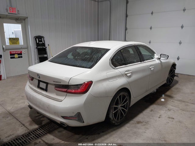 44212554 :رقم المزاد ، 3MW5R7J08M8B93056 vin ، 2021 Bmw 330i Xdrive مزاد بيع