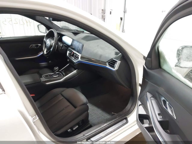 44212554 :رقم المزاد ، 3MW5R7J08M8B93056 vin ، 2021 Bmw 330i Xdrive مزاد بيع