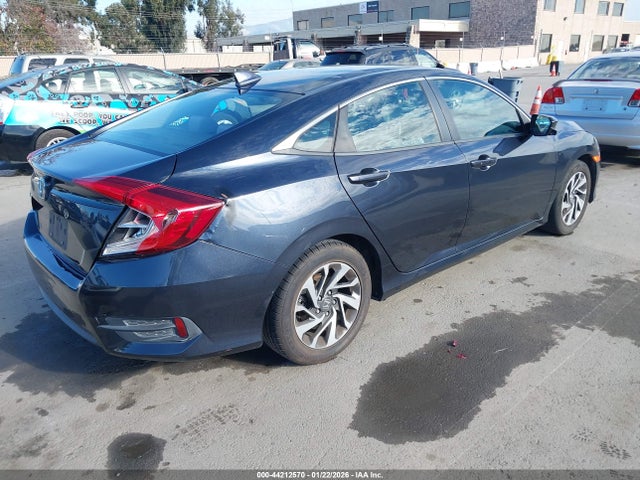 Honda CIVIC EX 2017 2HGFC2F72HH537995 Image 4