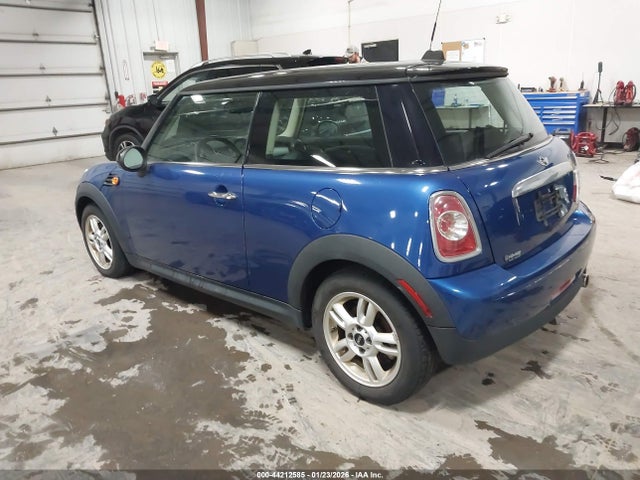 2012 MINI COOPER WMWSU3C55CT369152 Photo 2