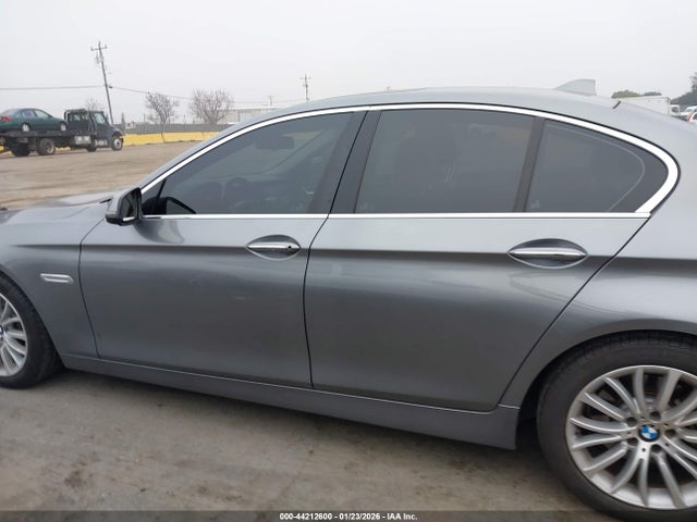 WBA5A5C5XGD526711 BMW 528I