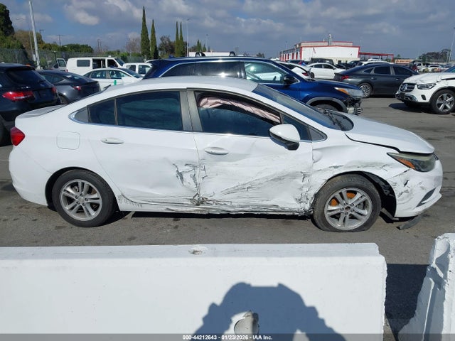 1G1BE5SMXJ7221503 Chevrolet Cruze Lt Auto