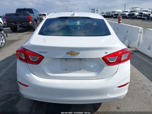 1G1BE5SMXJ7221503 Chevrolet Cruze Lt Auto
