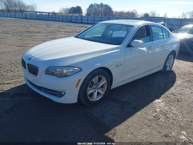 2011 BMW 528I WBAFR1C55BC741420 Photo 1