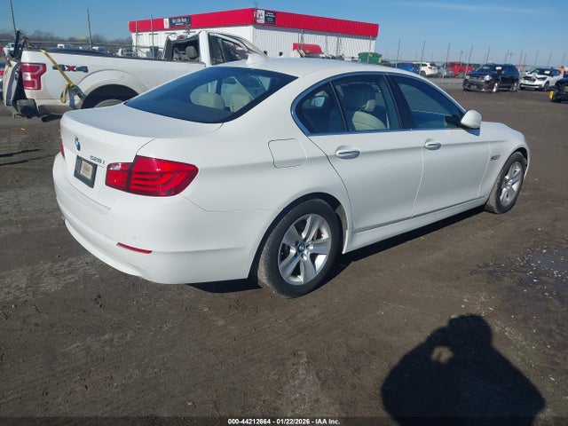 2011 BMW 528I WBAFR1C55BC741420 Photo 3