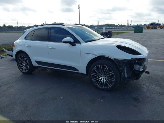 2016 PORSCHE MACAN WP1AB2A54GLB41441 Photo 0