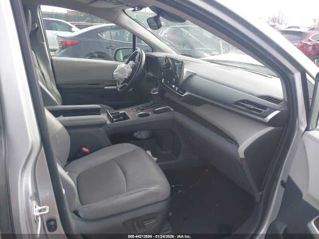 5TDYSKFC7NS071873 Toyota SIENNA XLE