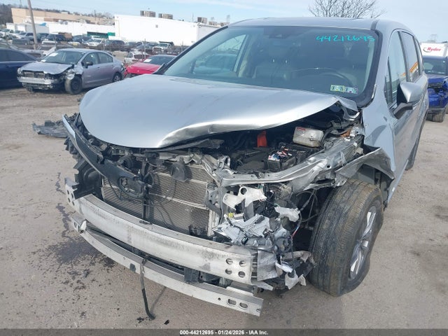 5TDYSKFC7NS071873 Toyota SIENNA XLE