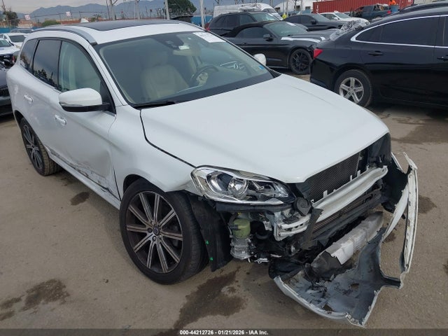 2016 VOLVO XC60 YV440MDK2G2832424