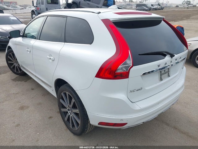 2016 VOLVO XC60 YV440MDK2G2832424 Photo 2