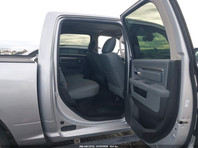 3C6RR7LT9HG784561 RAM 1500 Big Horn 4x4 5&#039;7 Box