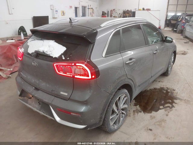 KNDCE3LC8J5131297 KIA Niro Touring