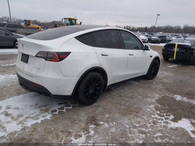 2021 TESLA MODEL Y 5YJYGDEE4MF092621 Photo 3