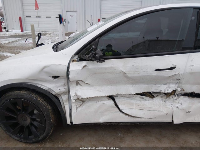 2021 TESLA MODEL Y 5YJYGDEE4MF092621 Photo 5