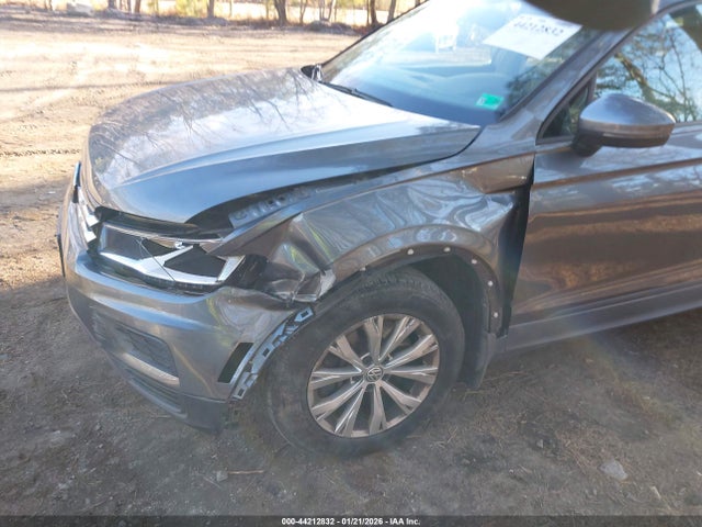 Продаж на аукціоні авто 2020 Volkswagen Tiguan 2.0t S, vin: 3VV1B7AX4LM055041, номер лоту: 44212832