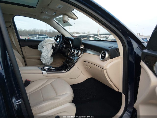 2019 MERCEDES-BENZ GLC 300 WDC0G4KB0KF574190 Photo 4