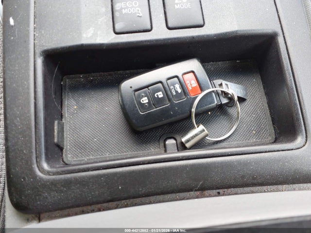 4T1BD1FK7HU215340 Toyota Camry Hybrid Le
