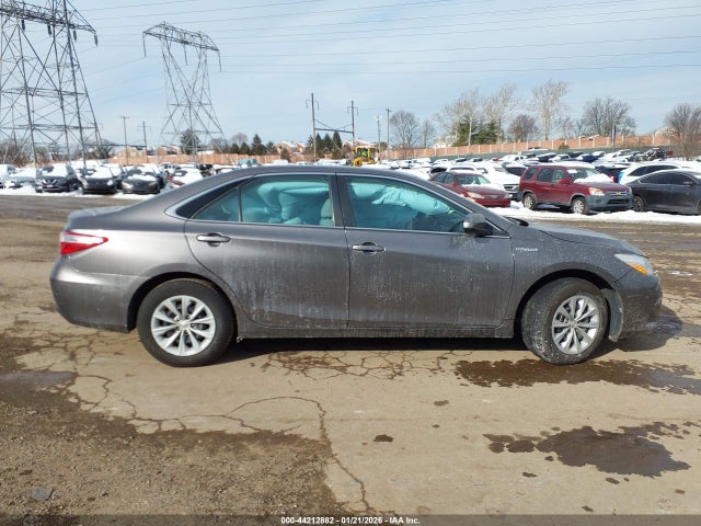 4T1BD1FK7HU215340 Toyota Camry Hybrid Le