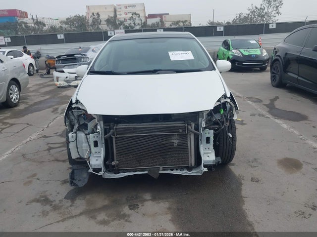 Toyota Prius Three 2014 JTDKN3DU4E1763388 Image 13