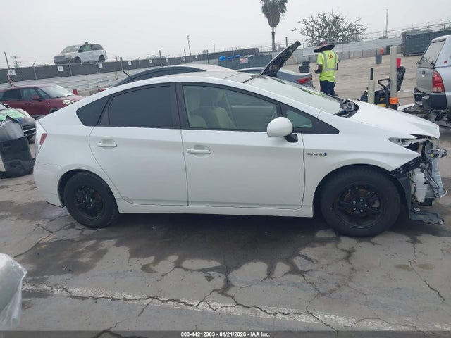 Toyota Prius Three 2014 JTDKN3DU4E1763388 Image 14