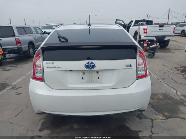 Toyota Prius Three 2014 JTDKN3DU4E1763388 Image 17