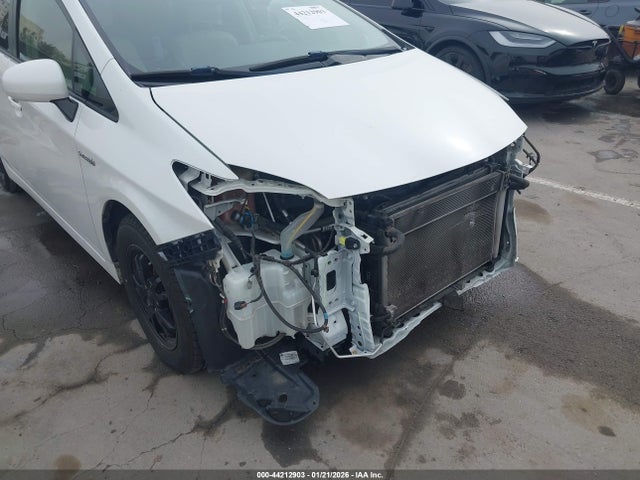 Toyota Prius Three 2014 JTDKN3DU4E1763388 Image 20