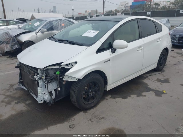 Toyota Prius Three 2014 JTDKN3DU4E1763388 Image 2