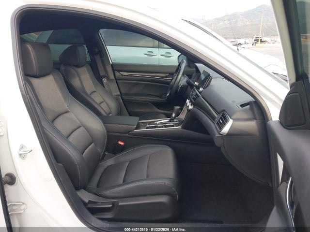 1HGCV1F38NA061315 Honda Accord Sport