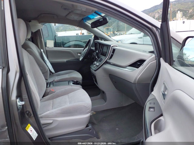 Toyota Sienna Le 8 Passenger 2016 5TDKK3DC2GS720092 Image 5