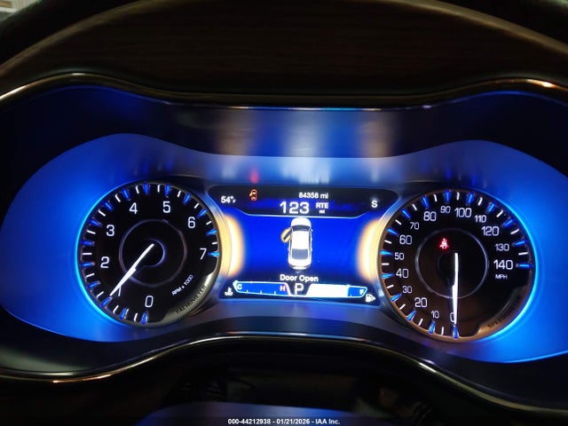 Продаж на аукціоні авто 2015 Chrysler 200 C, vin: 1C3CCCCB5FN569283, номер лоту: 44212938