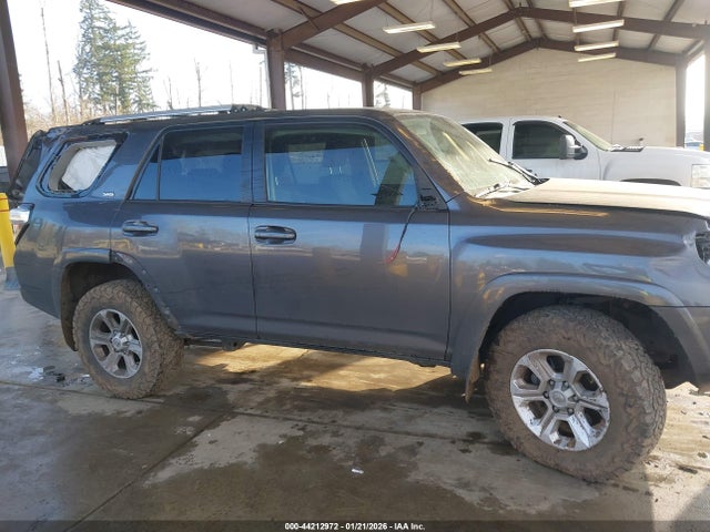JTEBU5JR1G5328737 Toyota 4RUNNER SR5