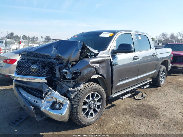 5TFDY5F13KX842994 Toyota Tundra Sr5 5.7l V8