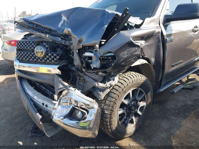 5TFDY5F13KX842994 Toyota Tundra Sr5 5.7l V8