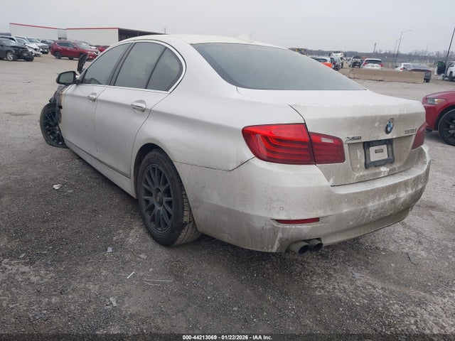 2016 BMW 528I WBA5A7C50GG643210 Photo 2