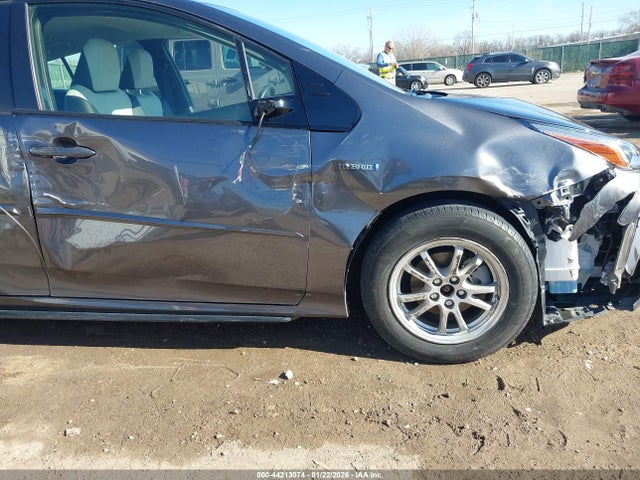 JTDL9RFU2K3000293 Toyota PRIUS XLE