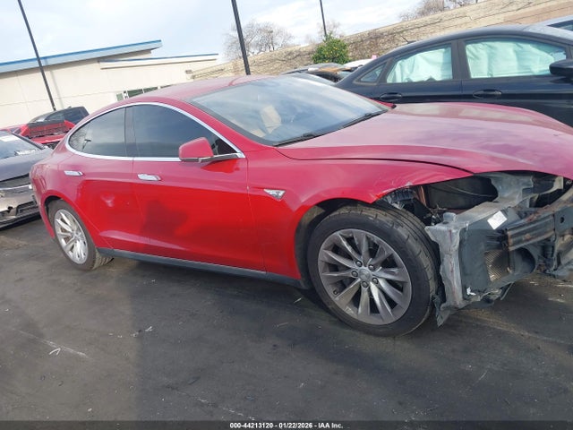 Tesla Model S P85 2014 5YJSA1H10EFP56803 Image 14