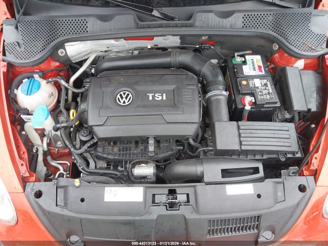 44213123 :رقم المزاد ، 3VWF07AT3GM626660 vin ، 2016 Volkswagen Beetle 1.8t S مزاد بيع