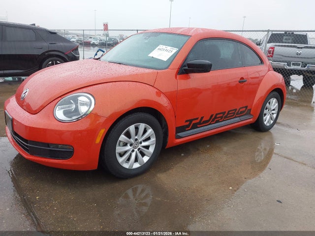 44213123 :رقم المزاد ، 3VWF07AT3GM626660 vin ، 2016 Volkswagen Beetle 1.8t S مزاد بيع