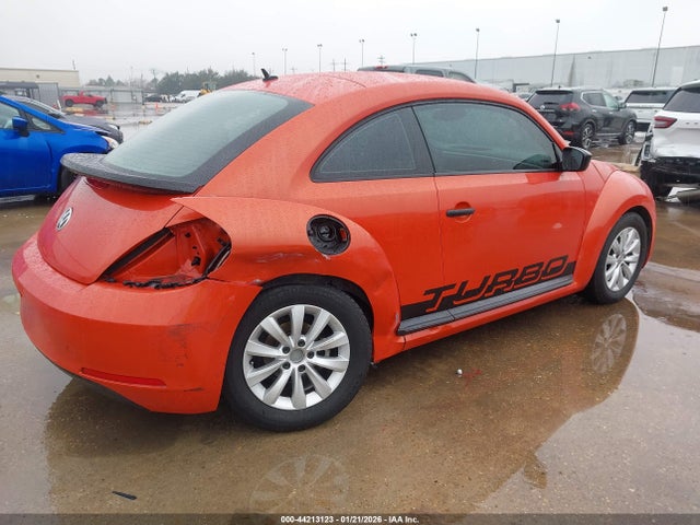 44213123 :رقم المزاد ، 3VWF07AT3GM626660 vin ، 2016 Volkswagen Beetle 1.8t S مزاد بيع