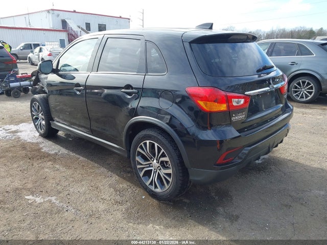 2018 MITSUBISHI OUTLANDER SPORT JA4AP3AU3JU011811 Photo 2