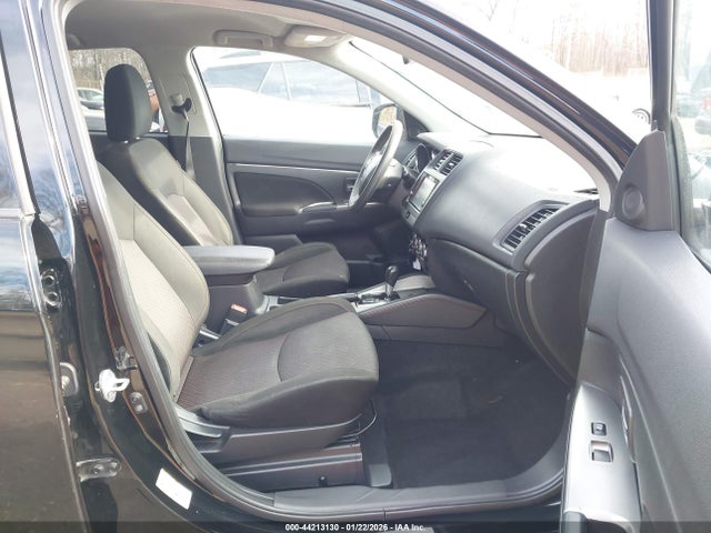 2018 MITSUBISHI OUTLANDER SPORT JA4AP3AU3JU011811 Photo 4