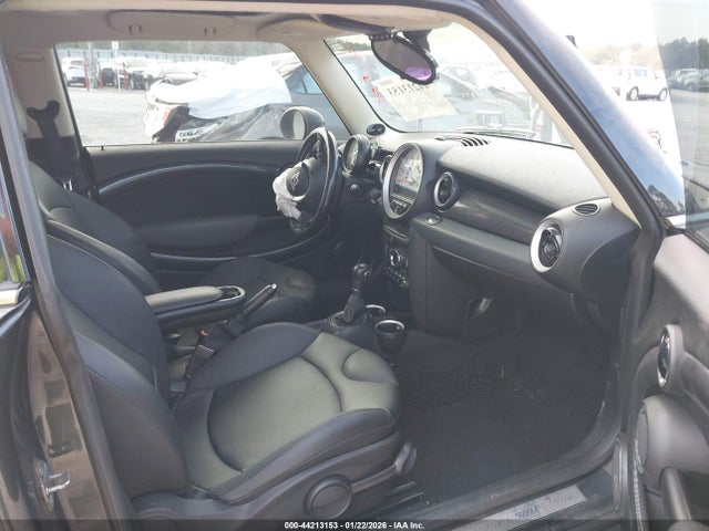 2011 Mini Cooper S მანქანა იყიდება აუქციონზე, vin: WMWSV3C50BTY10973, აუქციონის ნომერი: 44213153