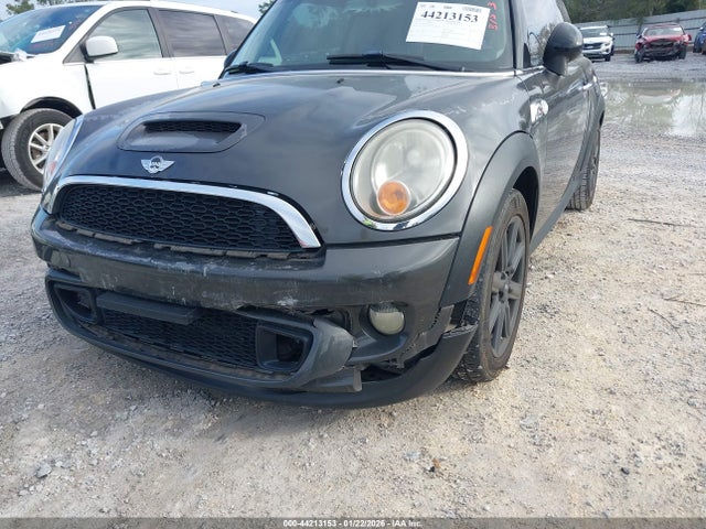 2011 Mini Cooper S მანქანა იყიდება აუქციონზე, vin: WMWSV3C50BTY10973, აუქციონის ნომერი: 44213153
