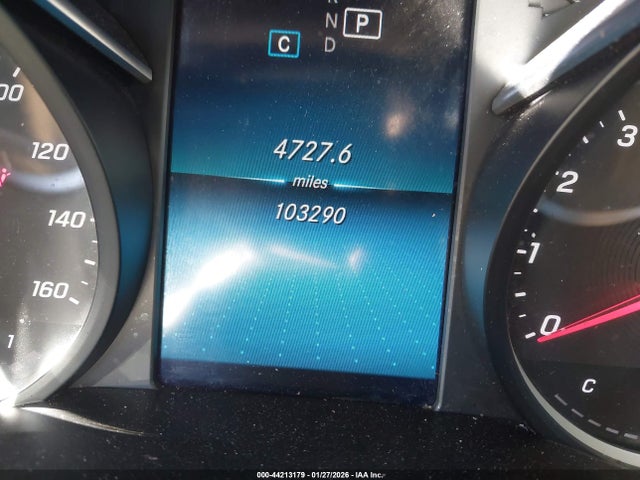 WDDWJ8DB0KF824121 Mercedes-Benz C 300