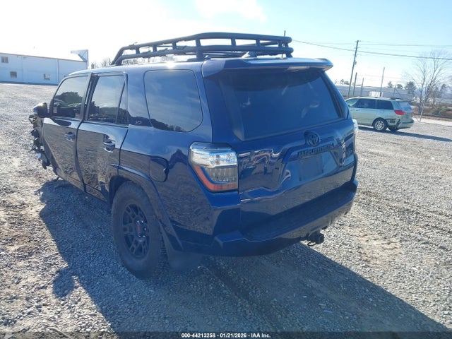 2019 TOYOTA 4RUNNER JTEBU5JR1K5637181 Photo 2