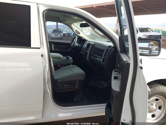 1C6RR6FG4KS603665 RAM 1500 Classic Tradesman 4x2 6&#039;4 Box