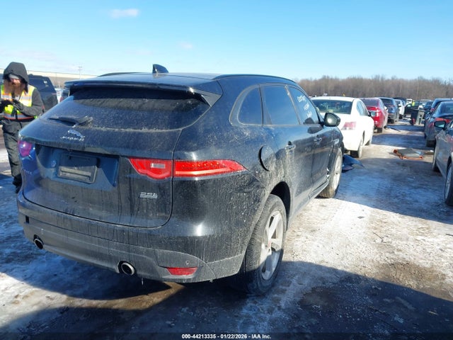 2017 JAGUAR F-PACE SADCJ2BV4HA881794 Photo 3