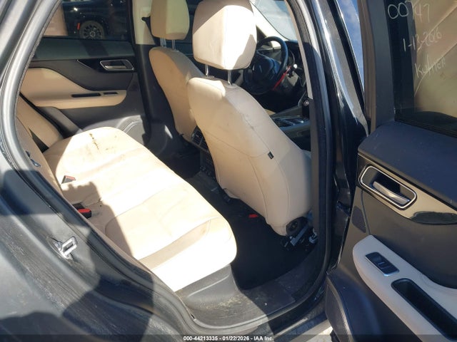 2017 JAGUAR F-PACE SADCJ2BV4HA881794 Photo 7