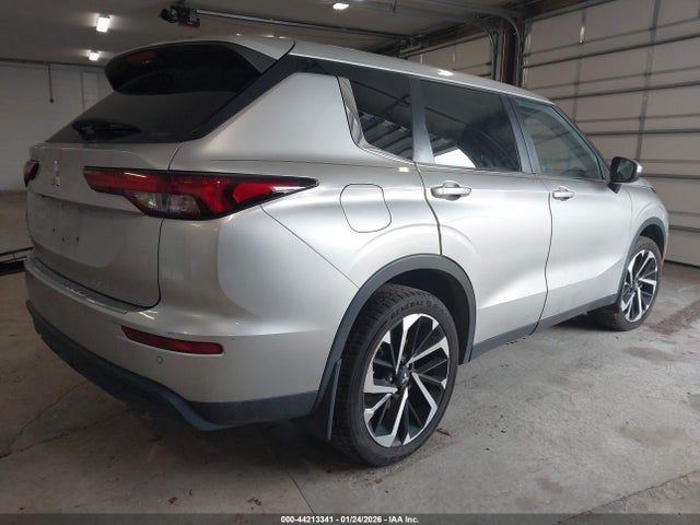 2022 MITSUBISHI OUTLANDER JA4J4TA80NZ018994 Photo 3