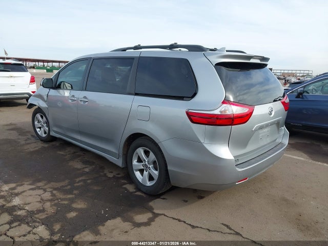 Toyota Sienna Le 8 Passenger 2019 5TDKZ3DC7KS969959 Image 3